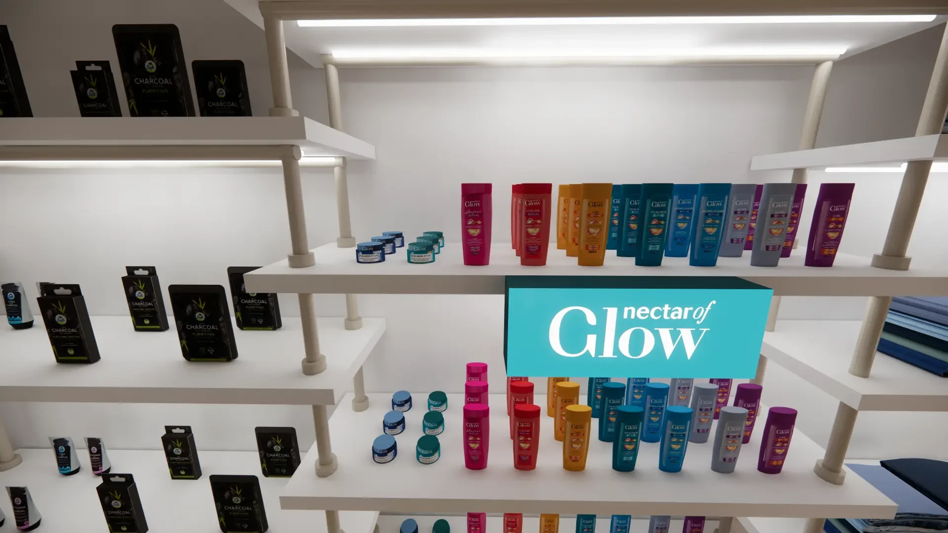 Étagères de produits de beauté sous l’enseigne Nectar of Glow